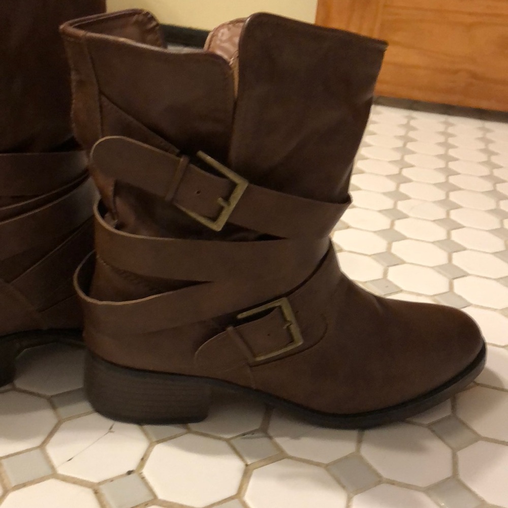 Camel/brown booties!